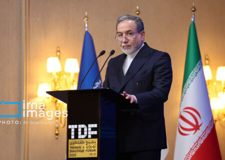 عراقچی: اجازه ندهیم آینده منطقه ما در اتاق‌های فکر قدرت‌های فرامنطقه‌ای شکل بگیرد