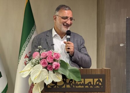 زاکانی در آیین رونمایی از تلویزیون همشهری: مدیران بدانند در اتاق شیشه‌ای نشسته‌اند و باید پاسخگو باشند/ برقراری ارتباط بین نخبگان داخل و خارج از کشور با تلویزیون اینترنتی