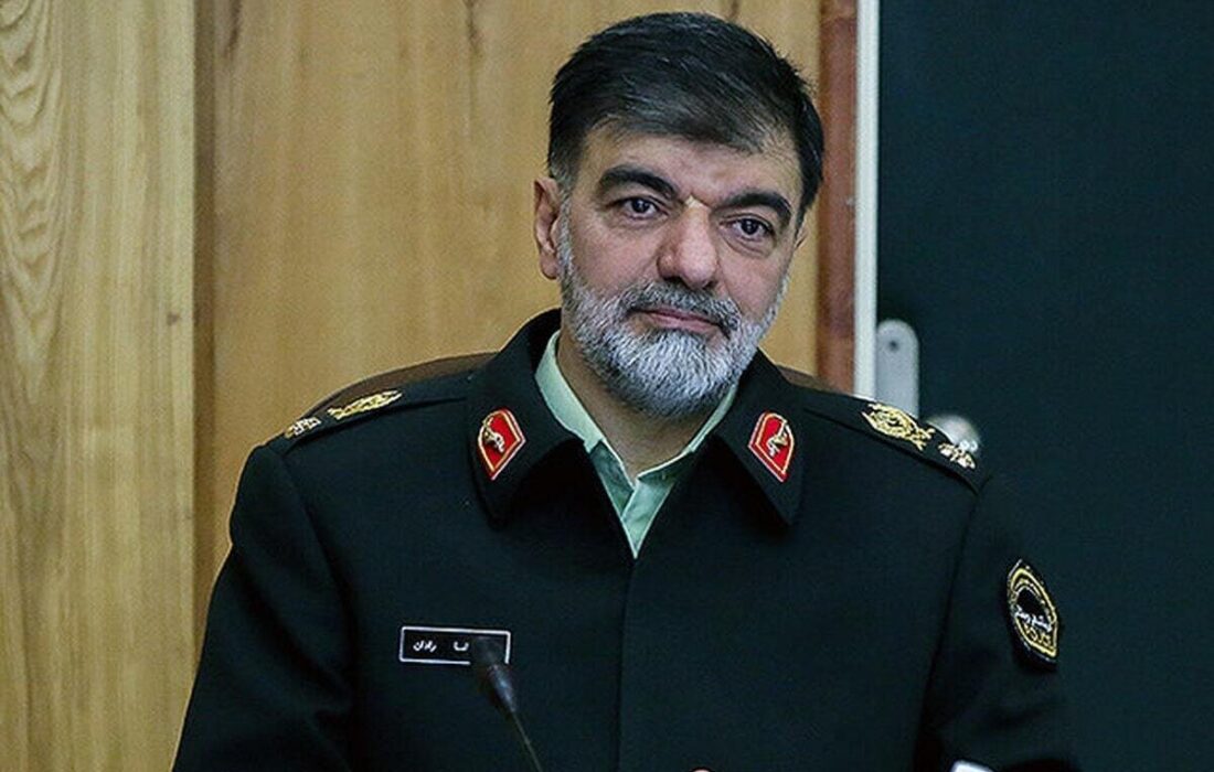 سردار رادان: زائران اربعین از همین امروز گذرنامه بگیرند | گذرنامه زیارتی امسال هم اعتبار دارد؟ | توقف ۴ ثانیهای زائران در مرز از اول محرم
