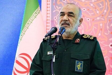 سرلشکر سلامی: مقابله امروز ما با آمریکا ادامه دفاع مقدس است