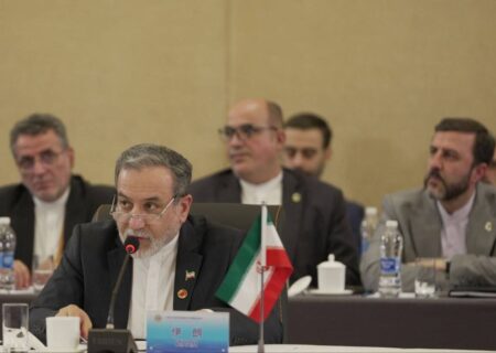 عراقچی: شانگهای می‌تواند نقش مرکزی در مقابله با تروریسم دولتی و تجاوز نظامی داشته باشد