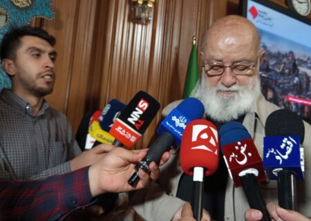 چمران در جمع خبرنگاران: فعالیت ۸۰ هزار تاکسی در بستر اینترنت