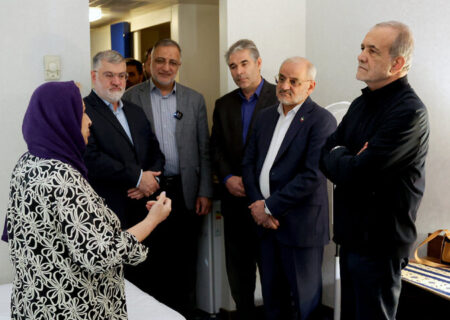دیدار رئیس جمهور و شهردار تهران با برخی از خانواده‌های آسیب‌دیده از جنگ ۱۲ روزه