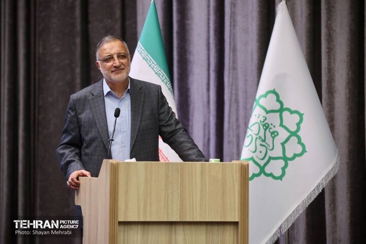زاکانی در آیین گرامیداشت روز خبرنگار: خبرنگاران با بازگویی حقایقی که باعث ایجاد نشاط در جامعه میشود، دشمن را در رسیدن به اهدافش ناکام کنند/ از رییس جمهور سپاسگزارم