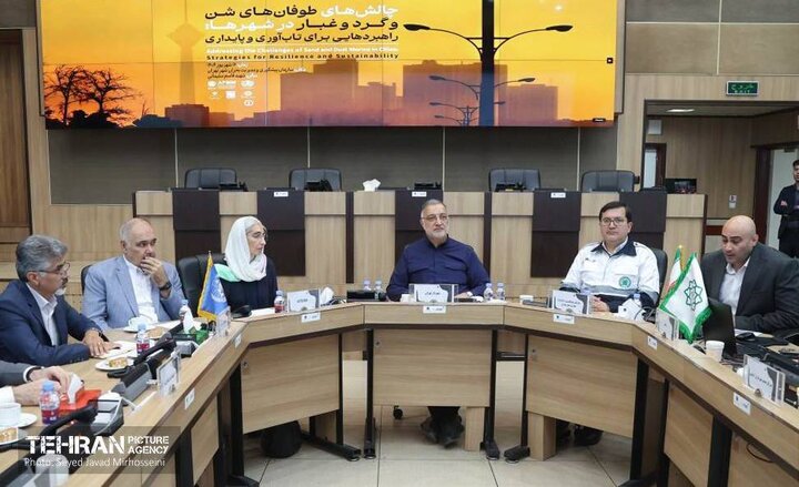 زاکانی: بیش از ۶۲ میلیون نفر در کشور در معرض پدیده گرد و غبار هستند/ رفع مشکل گرد و غبار با همافزایی ملی و اراده جمعی