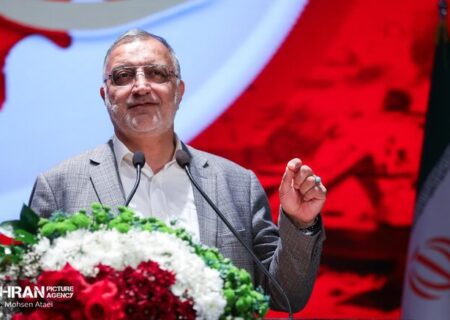 زاکانی در همایش «جهاد تبیین» مطرح کرد برنامه دشمن فشار اقتصادی برای نومید کردن مردم است/ ضرورت حفاظت از «اتحاد مقدس» توسط مسئولان