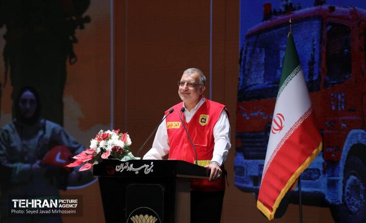 زاکانی در آیین گرامیداشت روز آتش‌نشان: هرچه تلاش کنیم گوشه‌ای از زحمات آتش‌نشانان جبران نمی‌شود/ حضور آتش‌نشانان در صف مقدم امدادرسانی در جنگ ۱۲ روزه