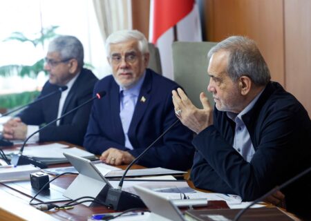 پزشکیان: مراقب قطب‌بندی‌های کاذب و اختلافات داخلی باشیم