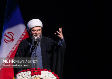 حجت‌الاسلام قمی: زندگی با آیه‌ها باید قرآن را در عمق زندگی جاری کند