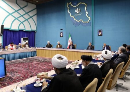 پزشکیان: مسجد نه تنها محل عبادت، بلکه پایگاهی برای خدمت به مردم است