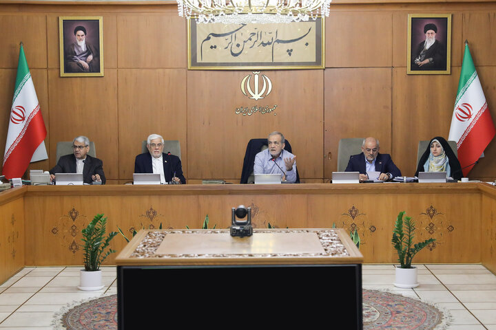 پزشکیان: هیچ مسئلهای در عرصه حکمرانی، حیاتیتر از معیشت مردم نیست