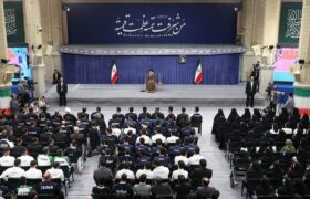 رهبر انقلاب: چه ربطی به آمریکا دارد که ایران صنعت هسته‌ای دارد یا ندارد/ادعای ترامپ مبنی بر طرفداری از مردم ایران دروغ است