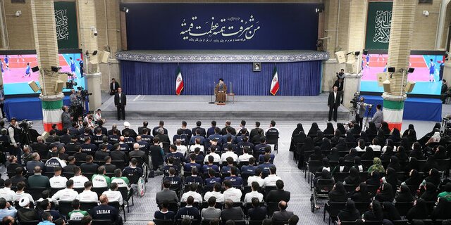 رهبر انقلاب: چه ربطی به آمریکا دارد که ایران صنعت هسته‌ای دارد یا ندارد/ادعای ترامپ مبنی بر طرفداری از مردم ایران دروغ است