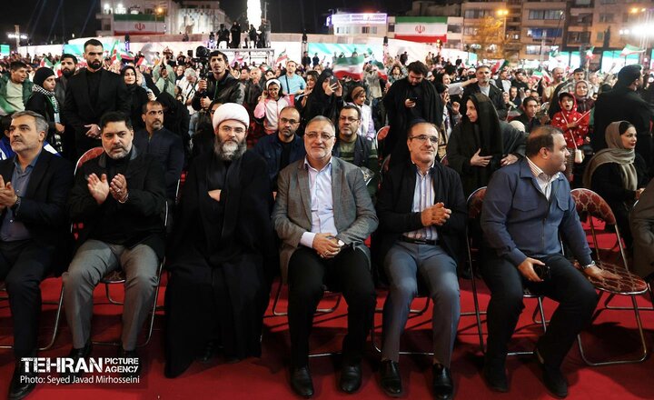 زاکانی: نصب مجسمه والرین پیامآور مقاومت و ایستادگی ملت ایران در طول تاریخ است/ ایرانیان همواره با قدرت و نجابت دشمن را از کشورشان دور کردهاند
