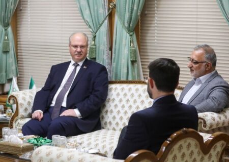 زاکانی در دیدار با سفیر بلاروس تأکید کرد؛ تشکیل کارگروه مشترک تهران و مینسک/ آماده ارتقاء همکاری‌ها با بلاروس در زمینه حمل‌ونقل هستیم