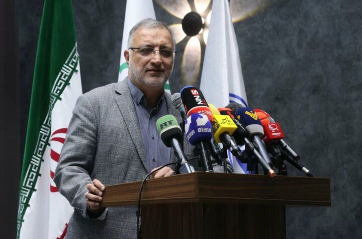 شهردار تهران: مردمیسازی اقتصاد، بروزرسانی ظرفیتهای داخلی و جهتدهی به ظرفیتهای بالقوه کشور راهکار حل مشکلات است/ سیاست گران کردن انرژی اشتباه است