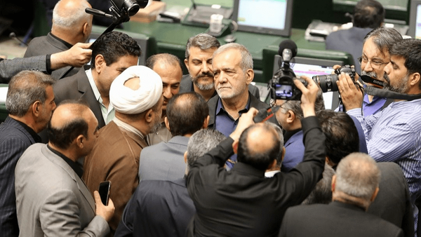 تذکر مهم رهبر انقلاب به جریانهای سیاسی درباره آرامش روانی جامعه