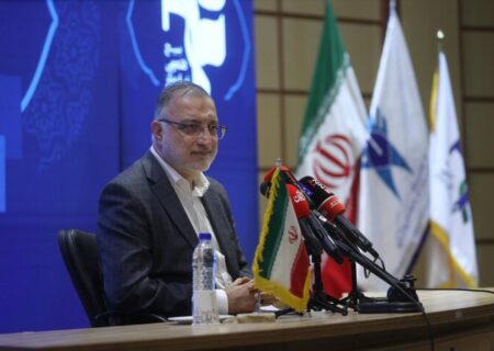 اظهارات صریح زاکانی در مراسم روز دانشجو: برخی رسماً می‌گویند تهران را گران کنیم تا مردم بروند! / قسم خوردند نمی گذاریم حتی یک اتوبوس وارد کشور کنید