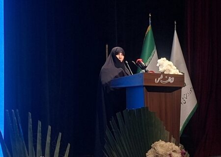 علاسوند: زنان باید با حفظ هویت زنانه در اجتماع نقش‌آفرین باشند