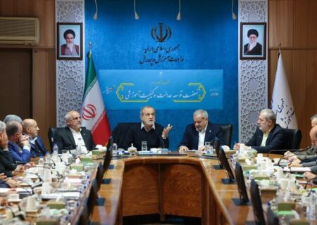 اتخاذ ۴ تصمیم مهم دولت و مجلس برای حمایت از بازار و فعالان اقتصادی