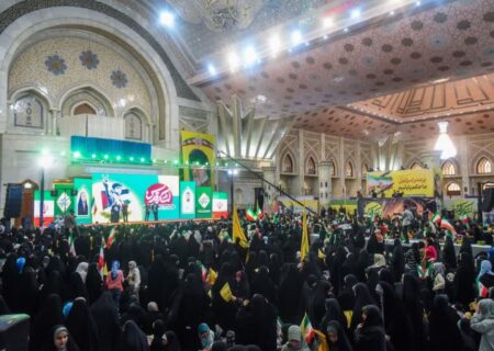 قیام نوجوانان آرمانی در مرقد امام خمینی(ره)؛ پیام قدرت به مستکبران