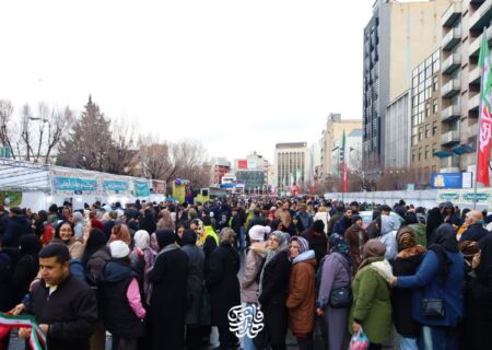 خدمات‌رسانی مواکب مساجد آرمانی مناطق 22گانه در‌جشن کیلومتری نیمه شعبان تهران