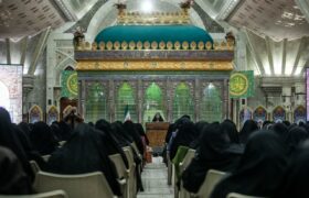 آیین هم‌عهدی بانوان مراکز تعالی ستاد شهید آرمان در حرم‌مطهر امام‌خمینی(ره)