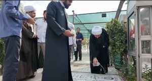 تجدید عهد با قهرمانان؛ غبارروبی مزار شهدا توسط اعضای ستاد شهید آرمان